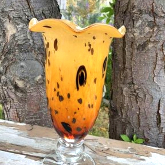 Other - Vase on foot in blown glass with a chamoiré pattern